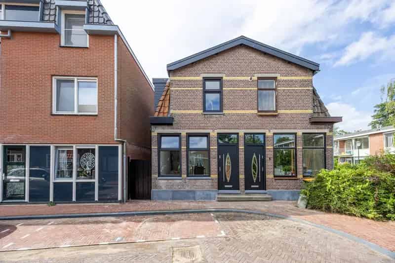 Gerenoveerde 2-onder-1-kapwoning Krommenie Aan Vaarwater