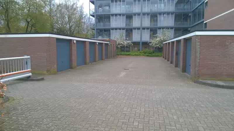 Garage te huur Domesta huurders voorrang geen stroom