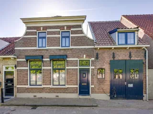 Tussenwoning Willemstad 5 slaapkamers 2 badkamers