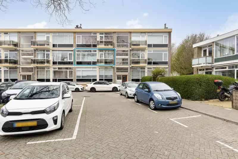Instapklare 4-kamerappartement Zomerland Eigen Grond