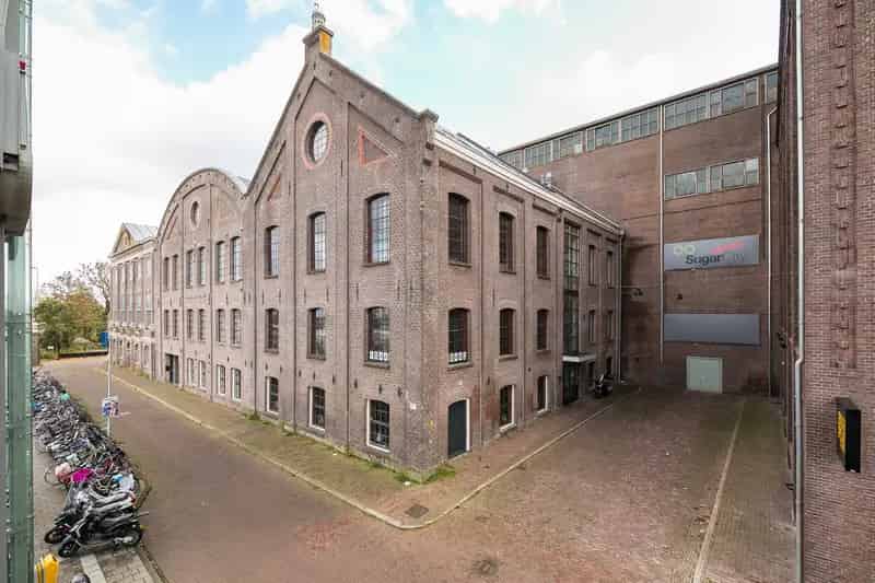 Kantoorruimte Halfweg 204m2 te huur SugarCity
