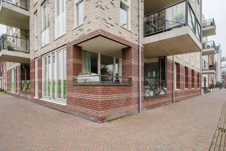 Benedenwoning Te Koop in Spijkenisse, Zuid-Holland