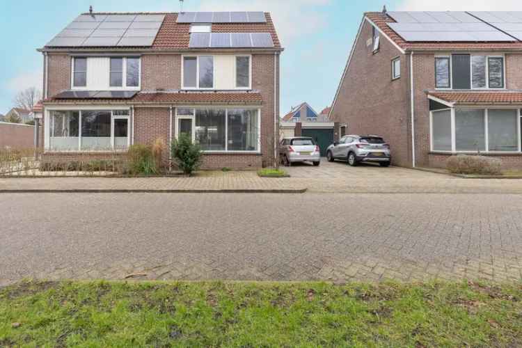 Ruime Tweekapper met Garage en Veranda te Hoorn