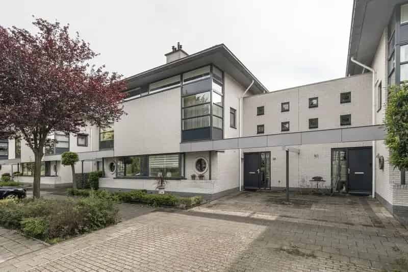 Gemeubileerde 2-onder-1-kapwoning Bergschenhoek 4 slaapkamers