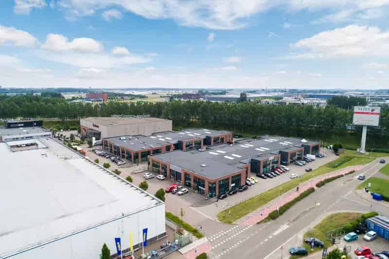 Bedrijfshal Barendrecht te huur: gerenoveerde ruimte nabij A15