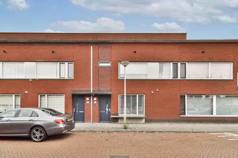 Ruim Familiehuis Amsterdam Nieuw-West 4 slaapkamers Tuin