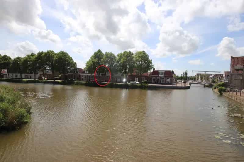Karakteristieke 2 1 Kapwoning met Uitzicht over Water