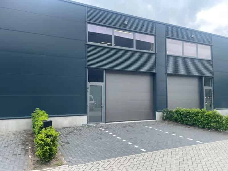 Bedrijfshal te huur Almere 160m² Turnkey Oplevering