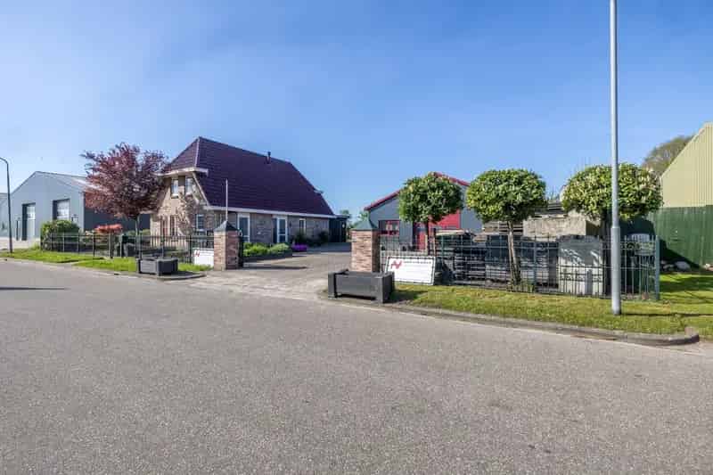 Bedrijfshal Nijensleek Wonen Werken Loods Zonnepanelen