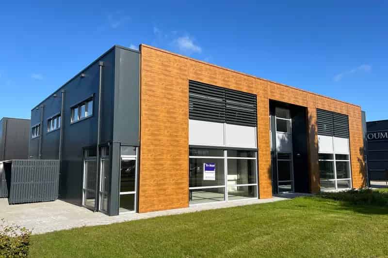 Bedrijfshal Hattemerbroek te huur: Multifunctioneel pand 200m²