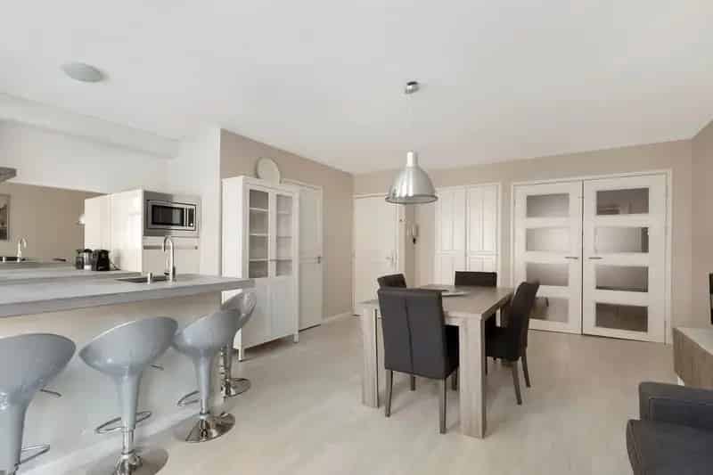 Tweekamerappartement Albert Cuypmarkt Amsterdam