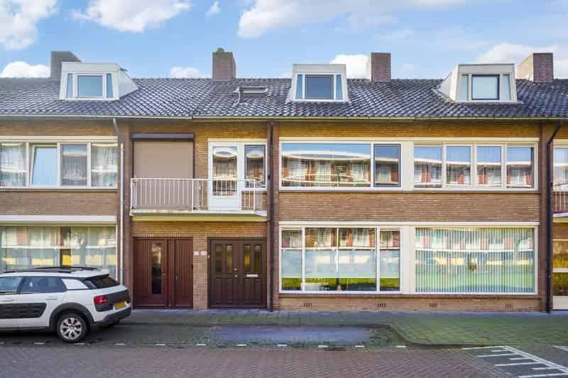 Ruime gezinswoning Tilburg 5 slaapkamers tuin zuiden