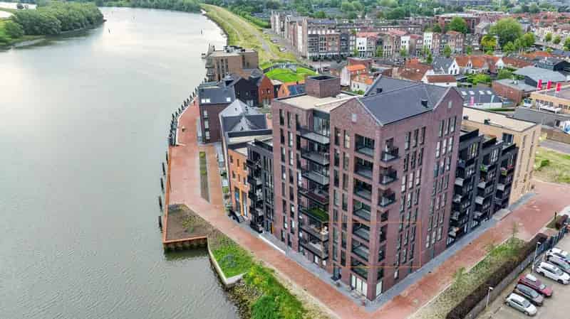 Spuifront 3F: Luxe 3-kamer appartement Oud-Beijerland