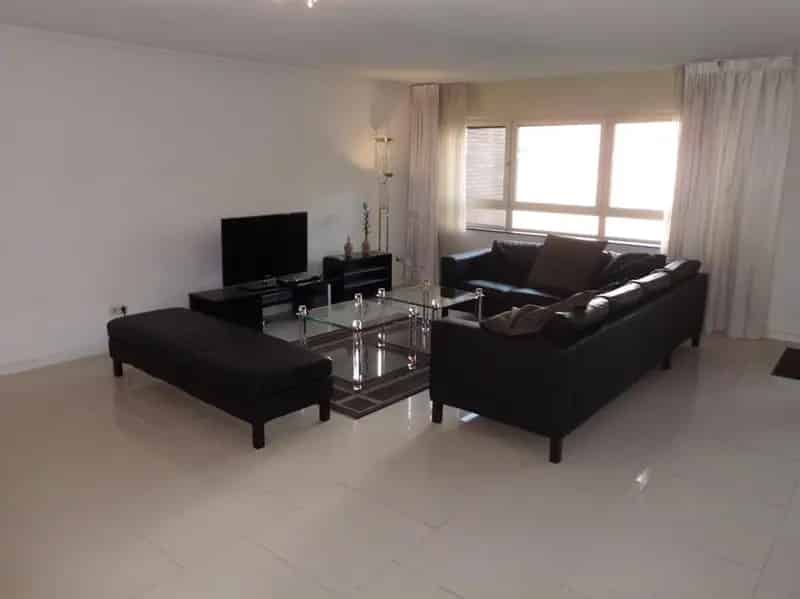 2 Slaapkamer Appartement 115m2  Balkon Garage Berging Lift 2001