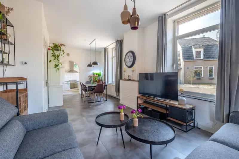 Hoekwoning Tegelen: Ruime woning met 3 slaapkamers en tuin