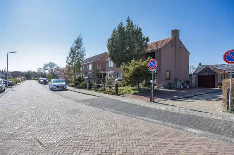 Twee onder een kap Marsum 3 slaapkamers garage tuin