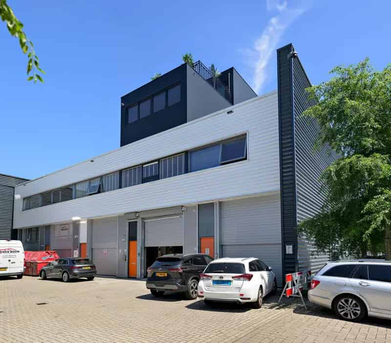 Bedrijfshal Amsterdam A++ 246m2 Luxe Kantoor Dakterras