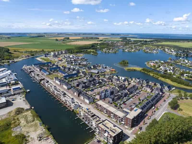Ruime woning aan het water Goes