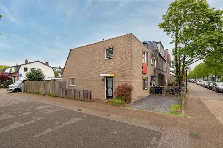 Huis te koop Zeist 3 slaapkamers tuin parkeren centrum