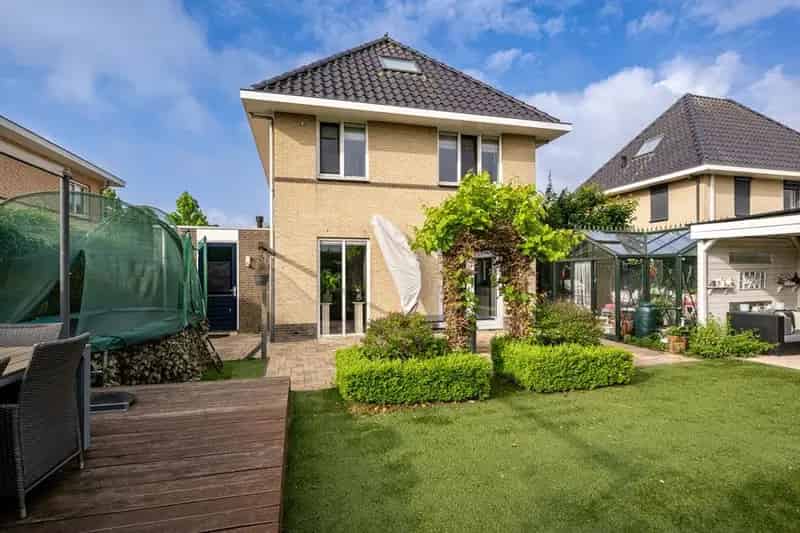 Vrijstaande woning Oude Tonge 4 slaapkamers 428m2 grond