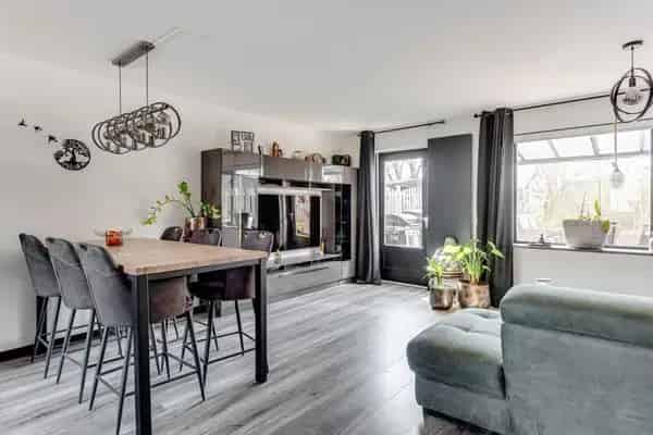 Ruim huis Purmerend Tuin Aan Het Water Zonnepanelen Eigen Grond
