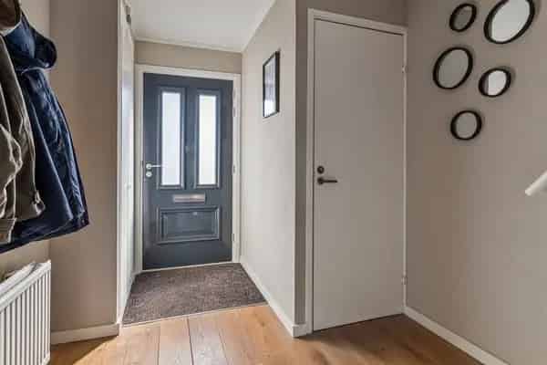 Instapklare Tussenwoning Sommelsdijk - Luxe Keuken & Tuin
