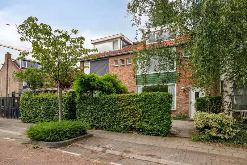 Huis te Koop Elsrijk 4 Slaapkamers Tuin Nabij Stadshart