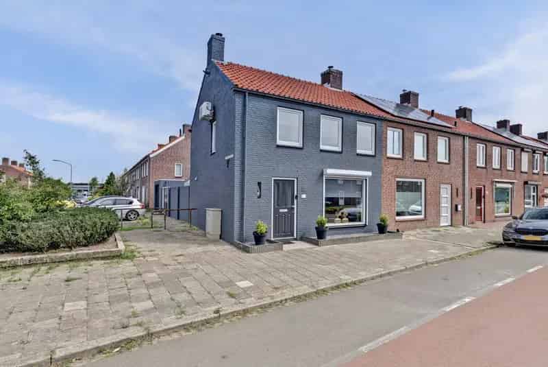 Eindwoning Oosterhout: 80m² met Ruime Garage en Serre