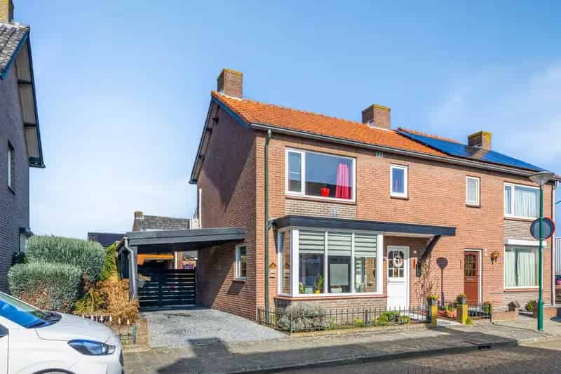 Tweekapper 3 slaapkamers Garage Carport Rijen