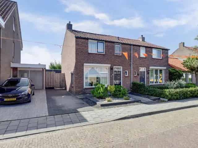 Te Koop: Instapklare Tweekapper in 's-Gravenpolder