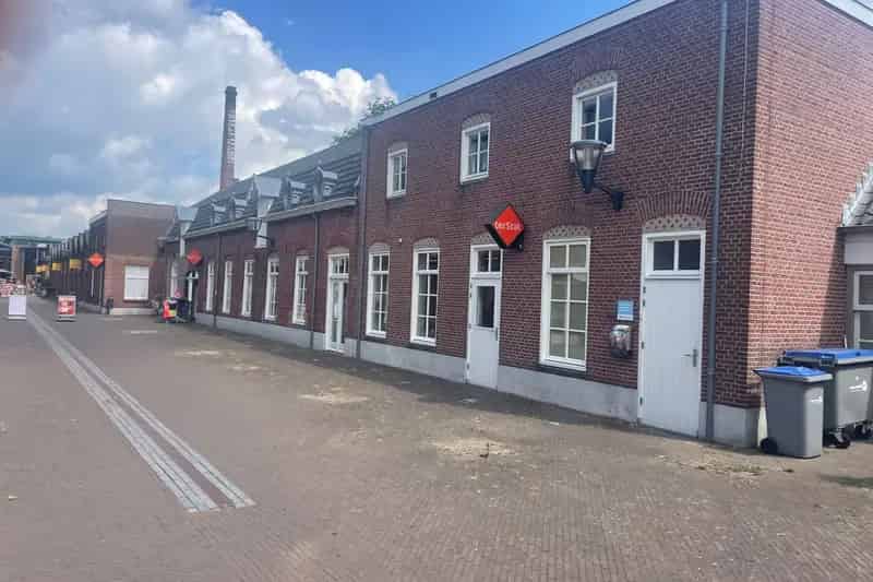 Winkel te huur Oirschot 98m2 Winkelcentrum De Loop
