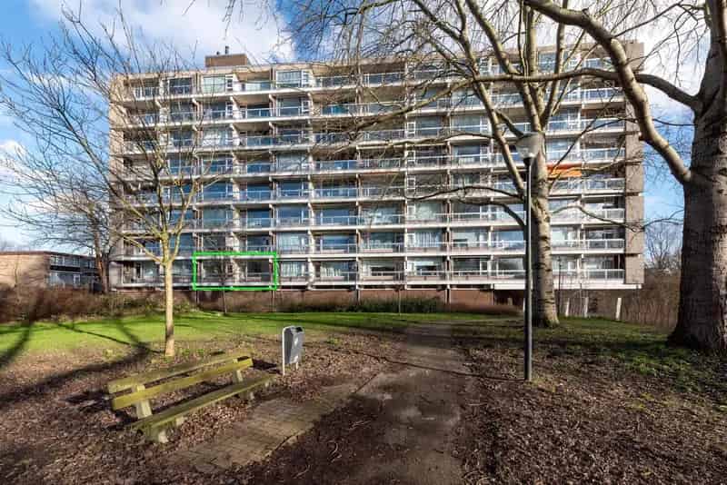 Geheel Gemoderniseerd 2-Kamer Appartement nabij Haarlem