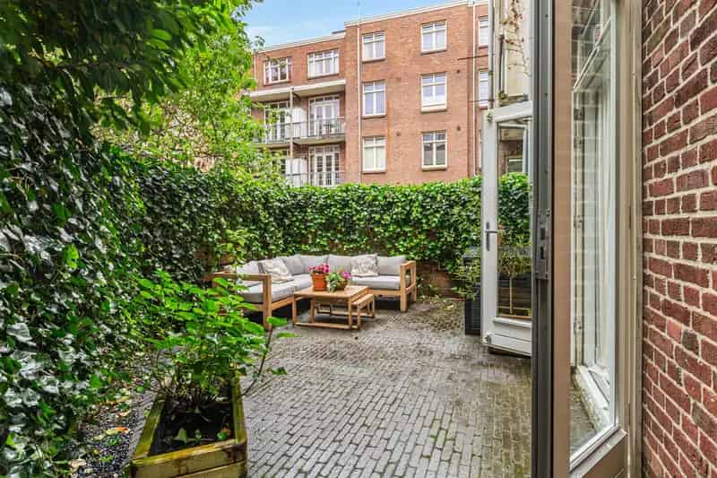 Amsterdamse benedenwoning 68m2  tuin 2 slaapkamers Baarsjes