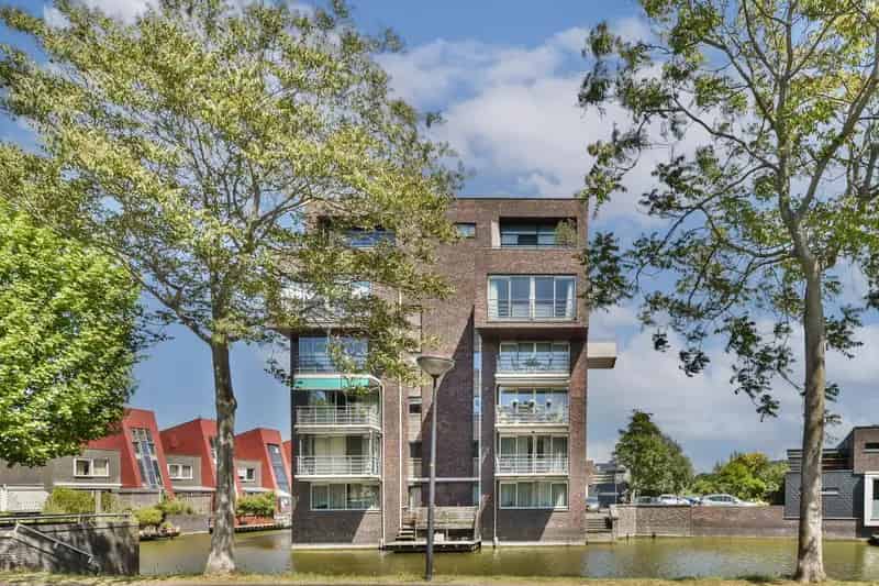Appartement te koop Wateringse Veld 125m2 Ruim 3 kamer appartement aan het water