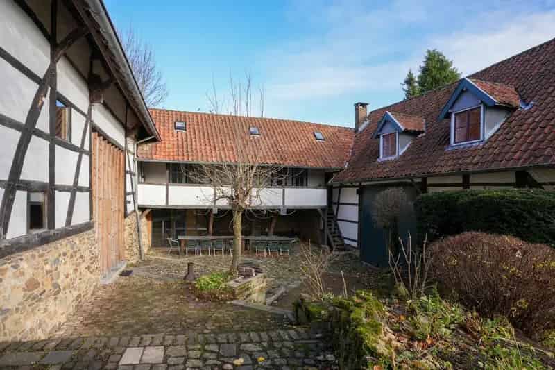 Vakwerkcomplex Zuid-Limburg Ruime Boerderij Vakwerkschuur B&B