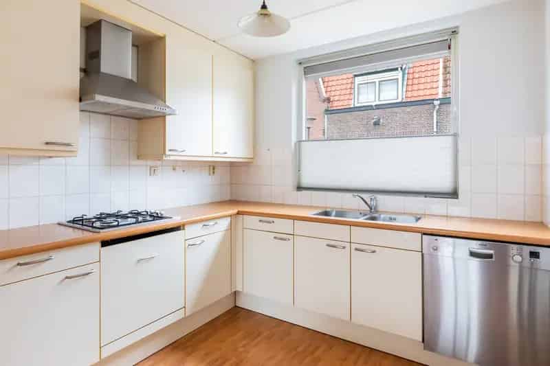 Huis te koop Vlaardingen: Ruime 4 slaapkamer woning met tuin
