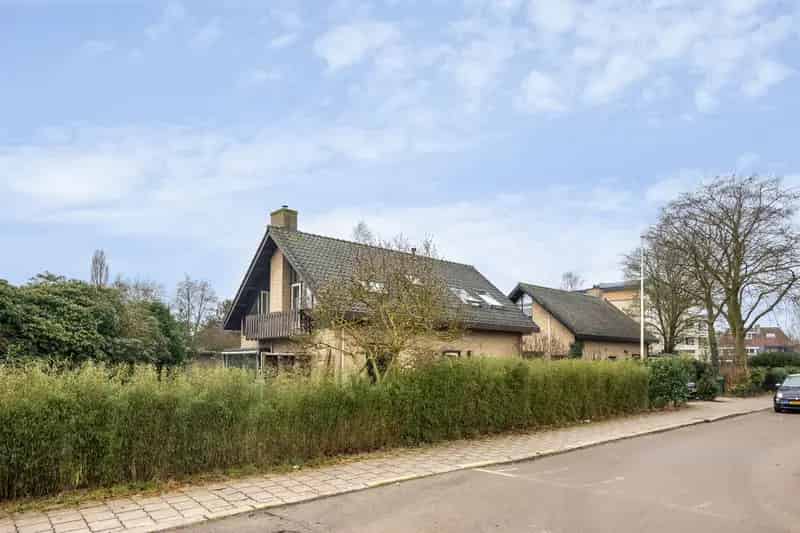 Huis te koop Leusden: Ruime villa met 4 slaapkamers en grote tuin