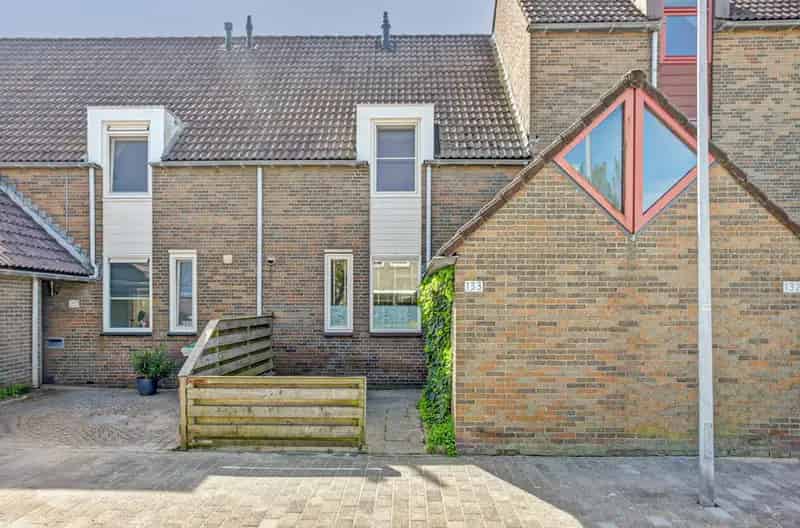 Tussenwoning 4 Slaapkamers Zonnige Tuin Nabij Voorzieningen