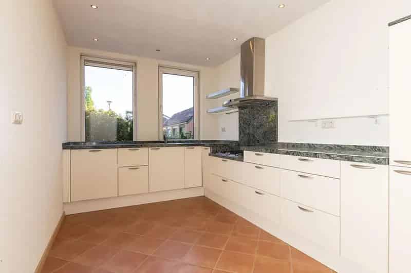 Ruime Eindwoning 4 Slaapkamers Kindvriendelijke Wijk Medemblik