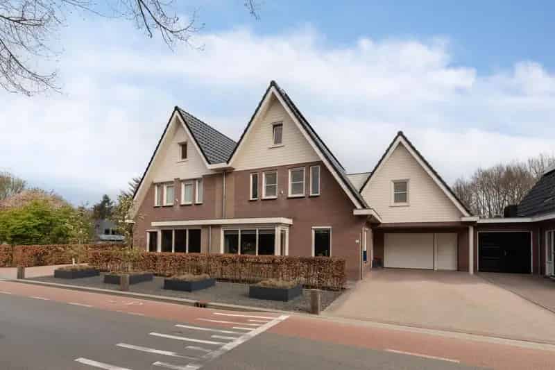 Ruime 7 Slaapkamer Tweekapper Kootwijkerbroek - Zonnepanelen - Hybride Warmtepomp