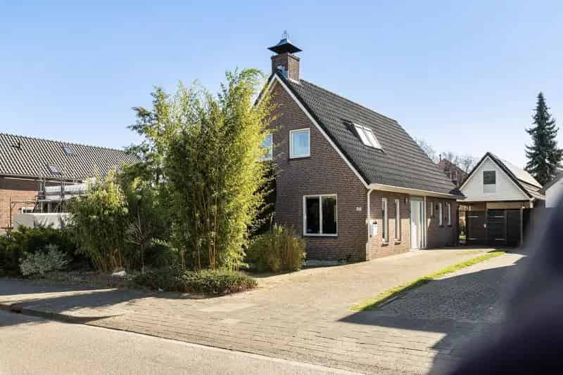 Vrijstaande woning Apeldoorn 3 slaapkamers grote tuin