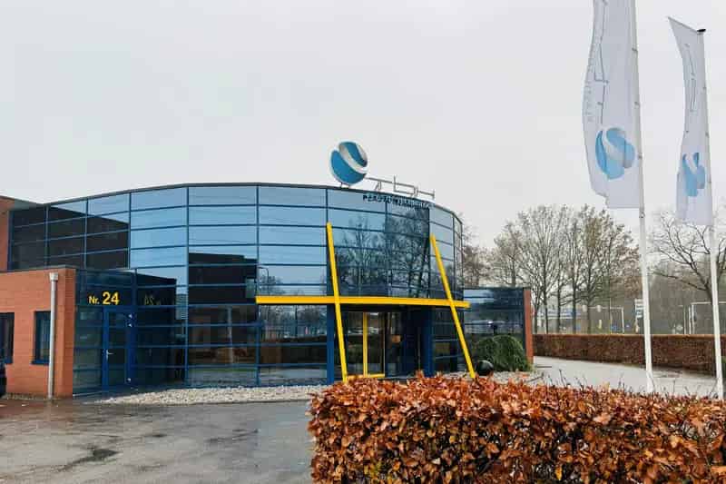 Kantoorruimte Hengelo 280m² te huur Modern Airco Gietvloer