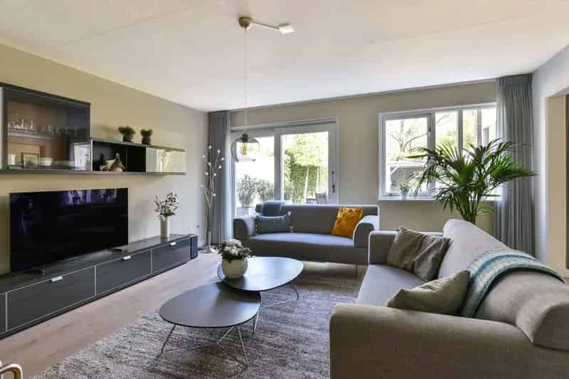 Huis te koop Hoorn: Luxe 5 Slaapkamers, Prachtige Tuin, 14 Zonnepanelen