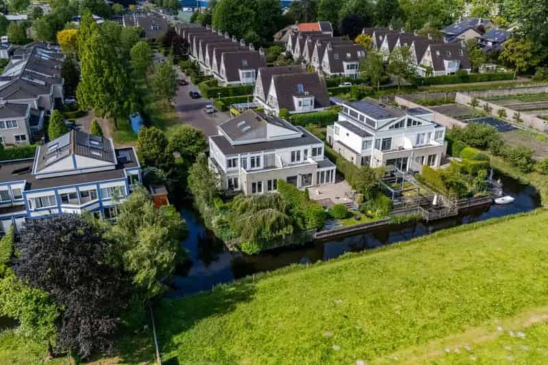 7-kamer 2-onder-1-kapwoning Voorschoten - Vrij Uitzicht