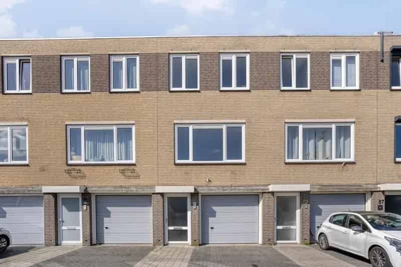 Ruime Drive In woning 3 slaapkamers nabij park en scholen