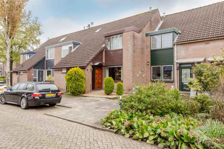 Riante gezinswoning Ommoord diepe tuin 3 slaapkamers