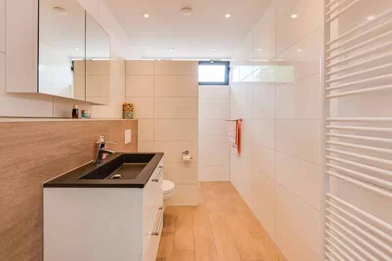 Huis te koop Hilversum: Instapklare gerenoveerde hoekwoning in Dudok stijl