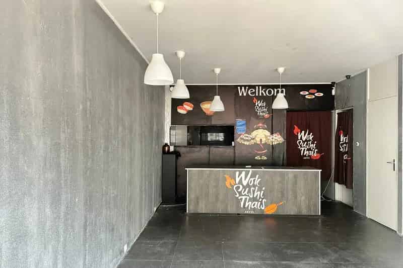Winkel te Huur Bussum Nassaustraat 53m2 met Woonruimte