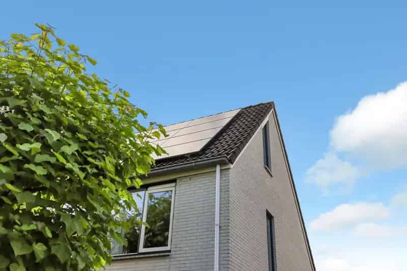 Huis te koop Hoorn: Ruime woning met tuin, 2 slaapkamers en zolder