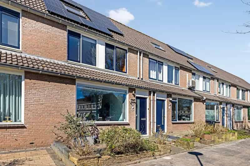 Tussenwoning Hoogvliet 4 slaapkamers moderne keuken energielabel A